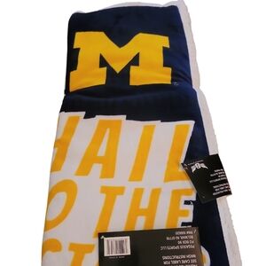 Michigan Super Soft  Faux Shearling Throw